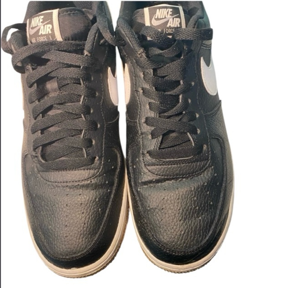 🔥 Nike Air Force 1 ‘07 - Black/White Gum bottom (Men’s 10.5 / Women’s 12) 🔥 - Picture 3 of 4